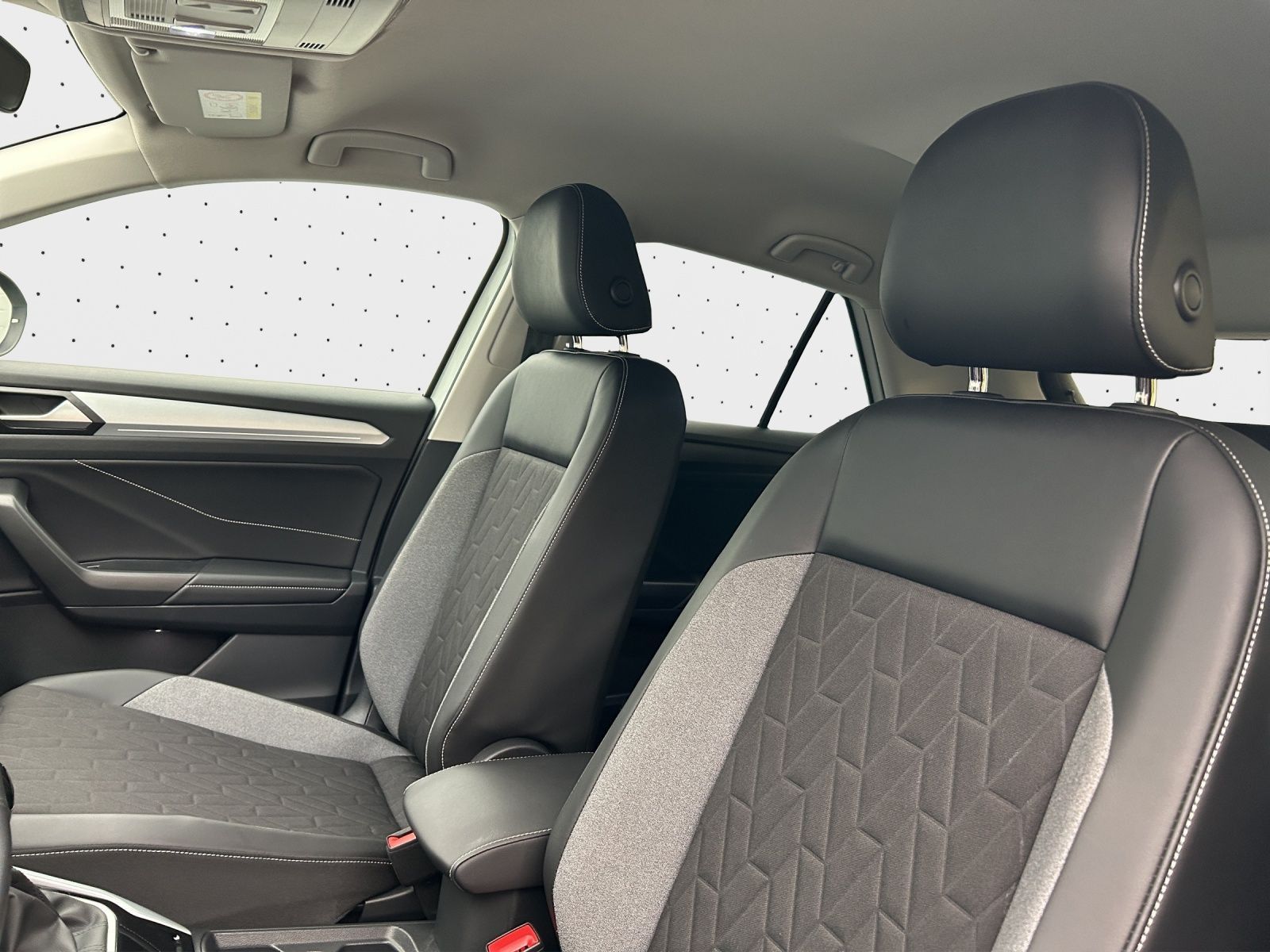 Volkswagen T-Roc - Bild 13