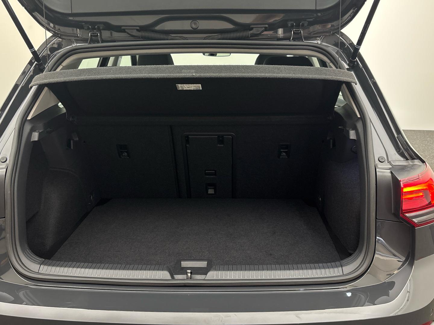 Volkswagen Golf VIII Life 2.0TDI CarPlay LED ACC Komfort-S., миниатюра 13