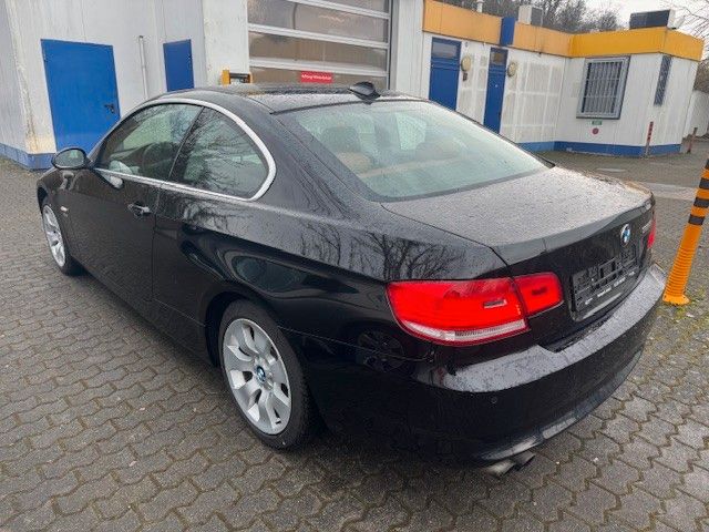 Fahrzeugabbildung BMW 325i Coupe xDrive Xenon Leder Schiebedach