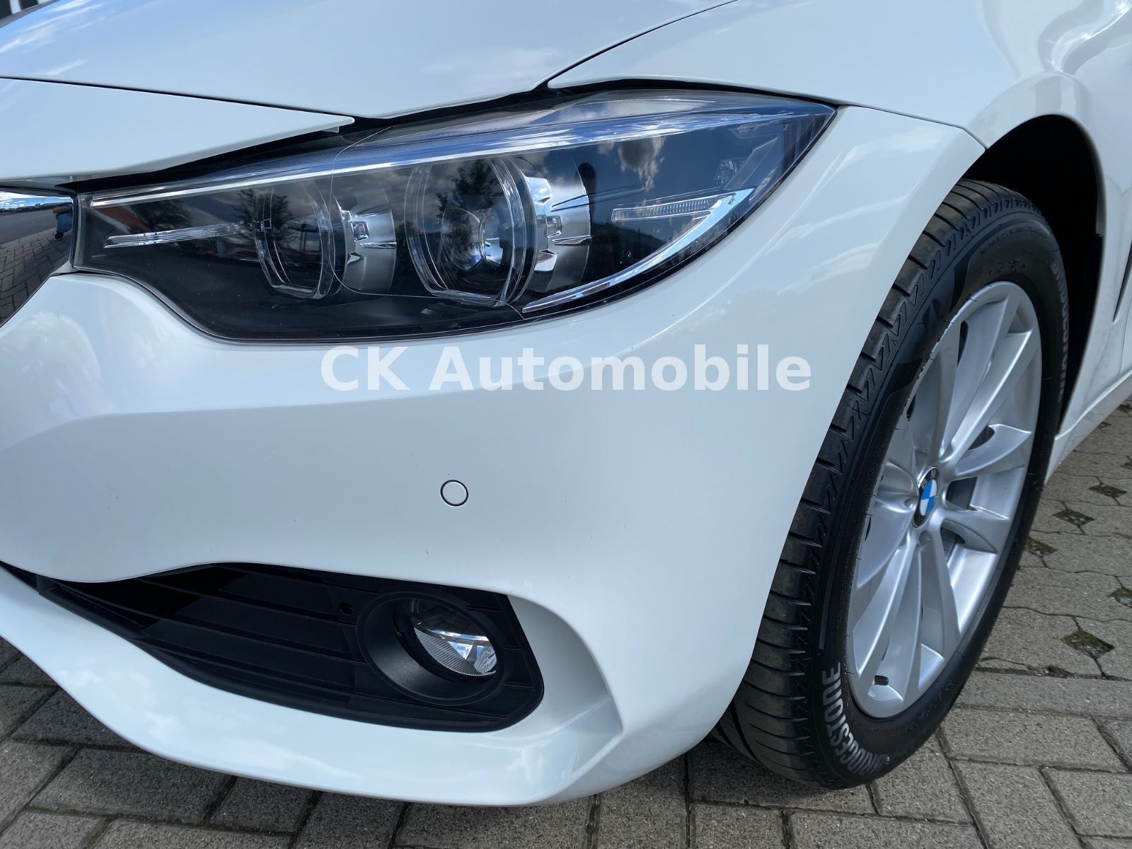 Fahrzeugabbildung BMW 420i xDrive Gran Coupe Advantage/Navi/LED/Kamera