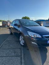 Opel Astra 1.4 Turbo | TÜV bis 2027 | 111.... - Opel Astra aus 2010: Turbo