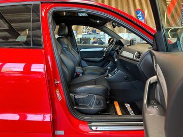 Audi Q3 2.0 TDI quattro *BiXenon*Pano*AHK*SLine*