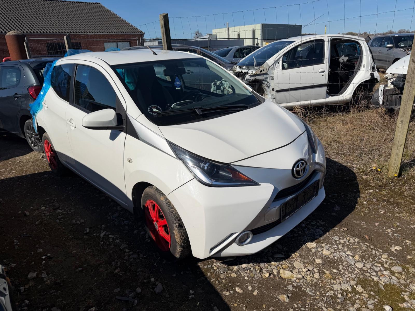 Toyota Aygo AYGO x-pose