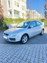 Ford Focus 1,6 Ghia & TÜV 2027 & gepflegt ... - Ford Focus aus 2006: Ghia