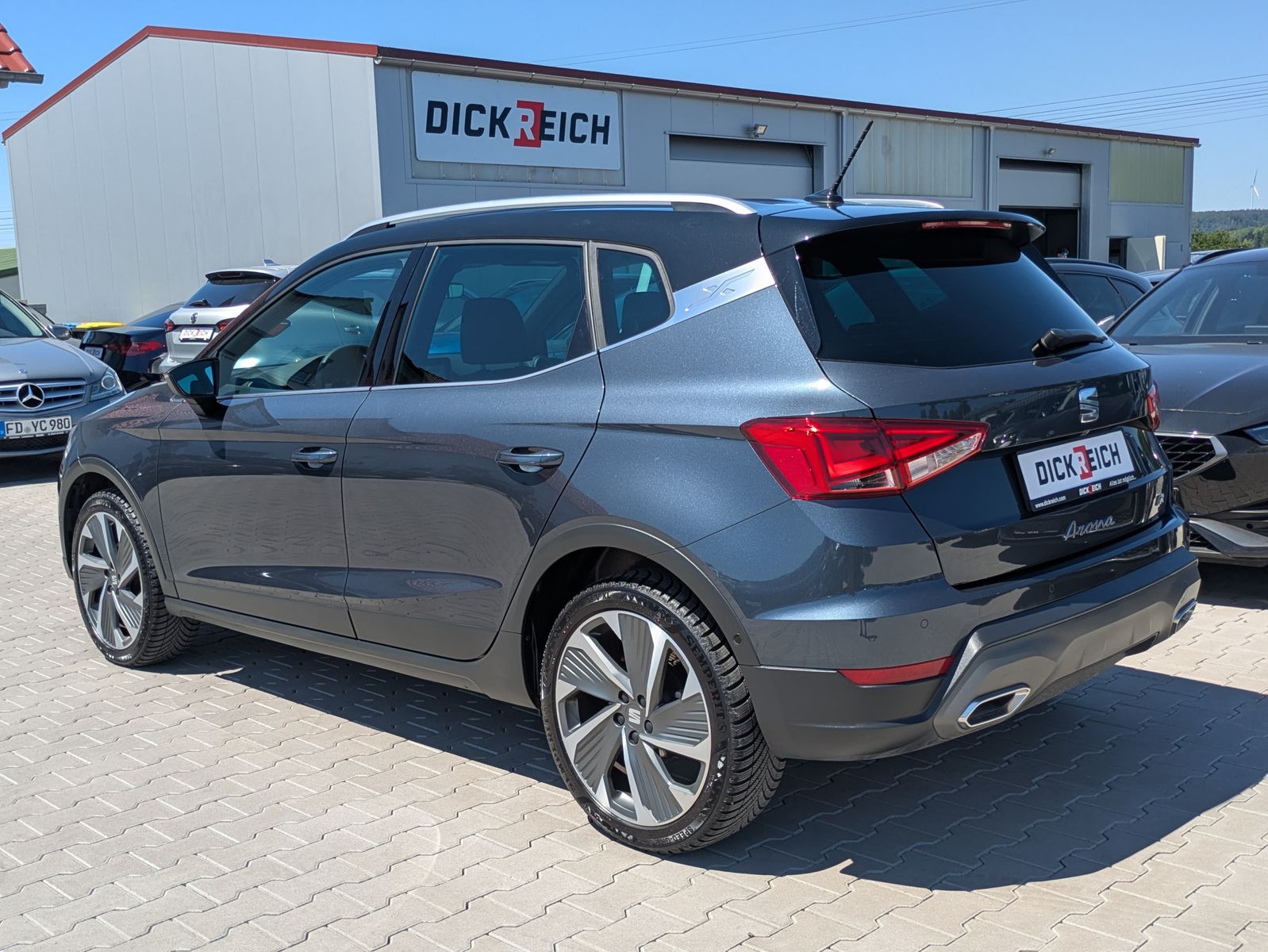 Fahrzeugabbildung SEAT Arona 1.0 TSI FR DSG AHK*ACC*LED*APP*DAB*KAMERA