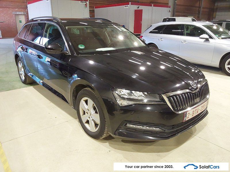 Skoda Superb Combi 1.5 TSI 150Hp Clever Aut. LED Virt imagem 2