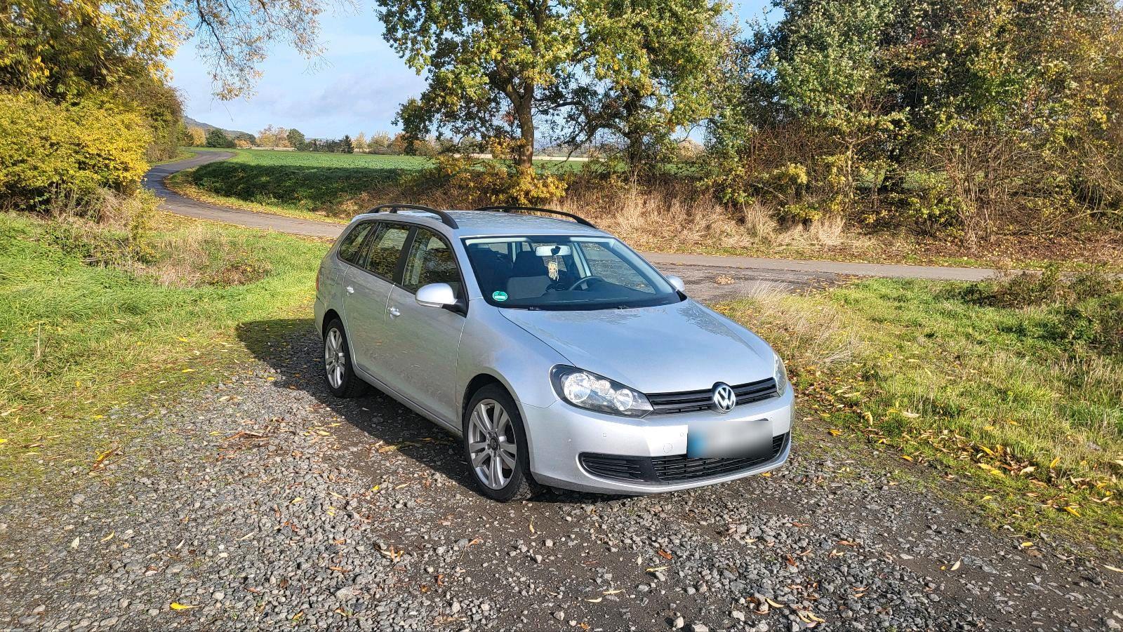 Volkswagen Golf 2012 — rear view
