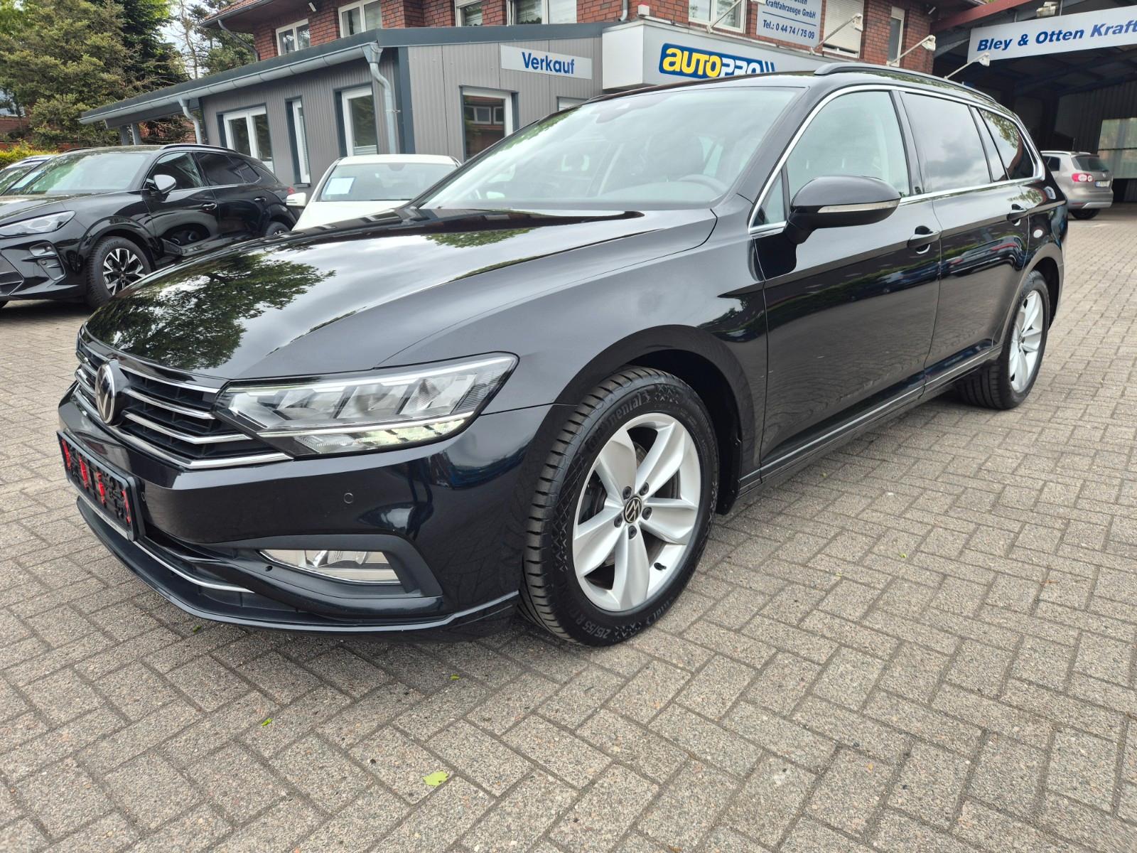 Volkswagen Passat Variant TDI Business AHK / Navi / App