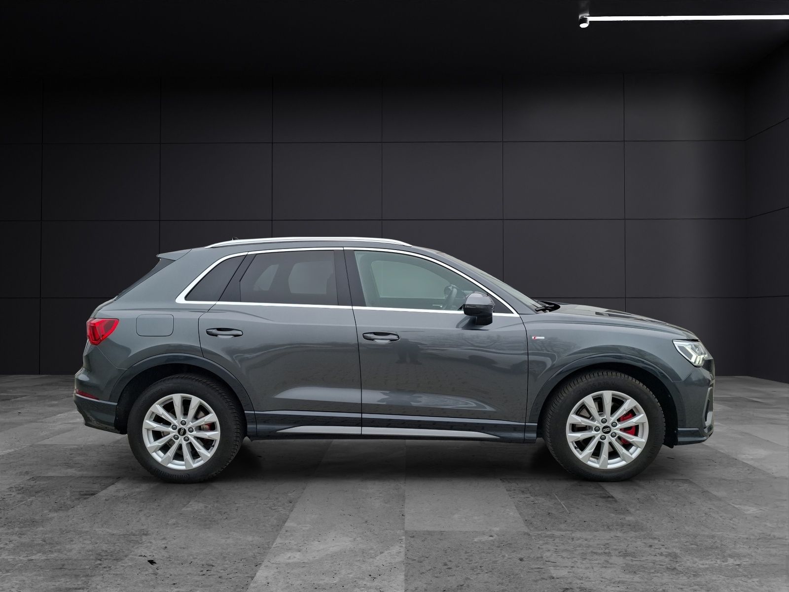 Fahrzeugabbildung Audi Q3 40 TFSI S-line quattro S-tronic LED AHK Navi