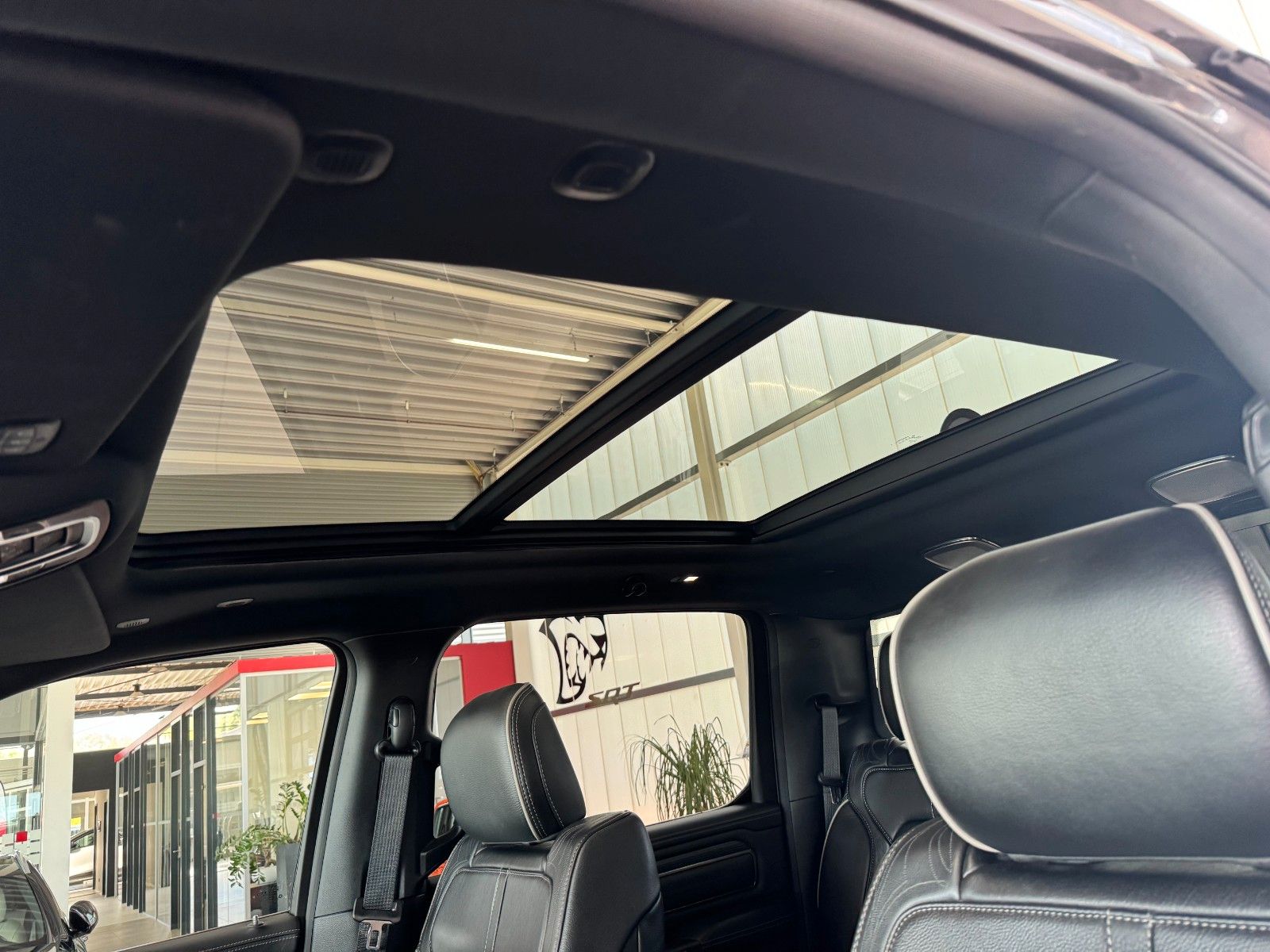 Fahrzeugabbildung Dodge RAM 5,7 Limited LPG "200 Liter-Tank  AHK LRA"