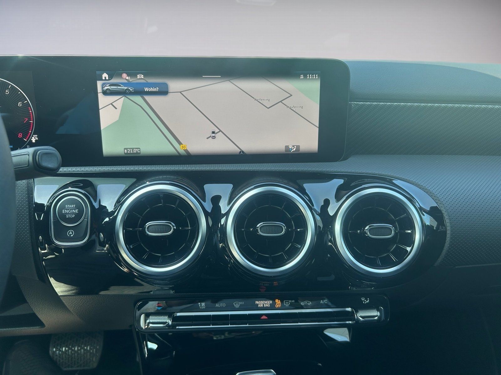 Mercedes-Benz A 180 Progressive MBUX NAVI PRE LED 17 KAM SHZ foto 13