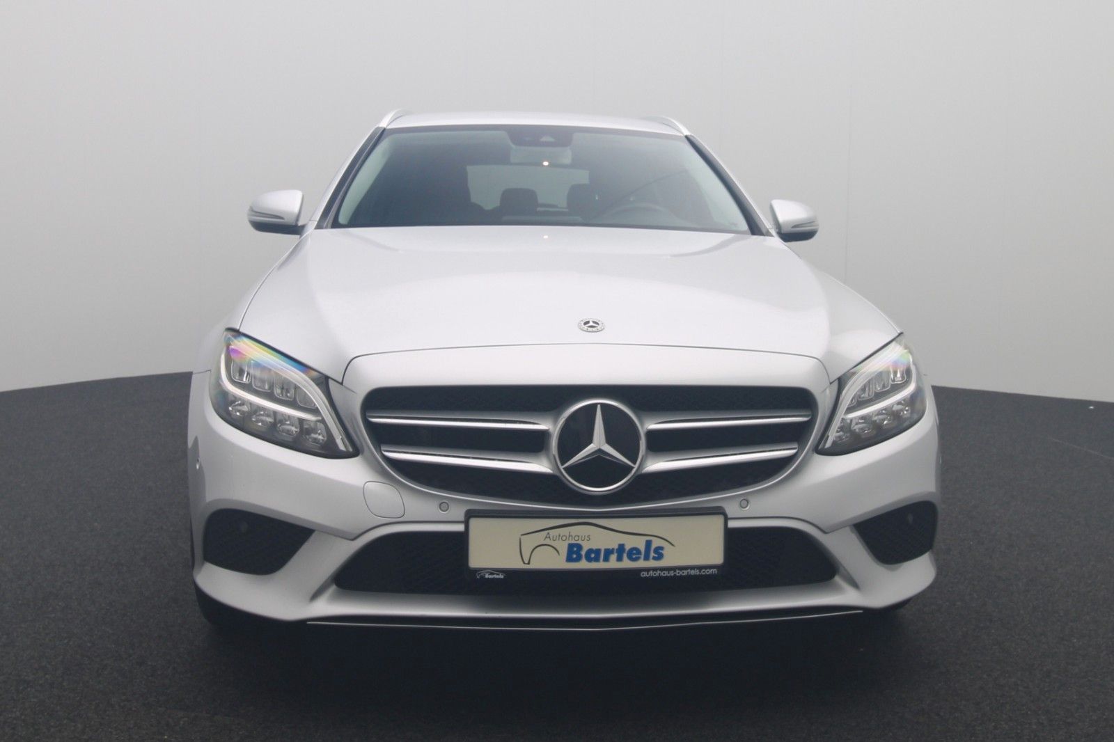 Fahrzeugabbildung Mercedes-Benz C 300 T-Modell 4Matic ACC AHK LED