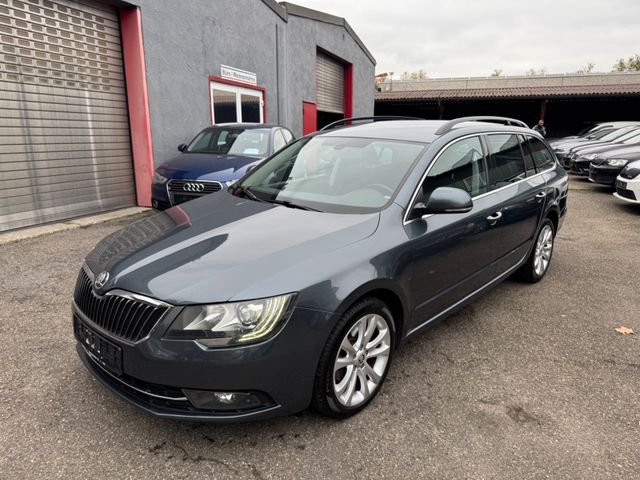 Skoda Superb Combi Exclusive 2.0 TDI DSG Navi PDC AHK