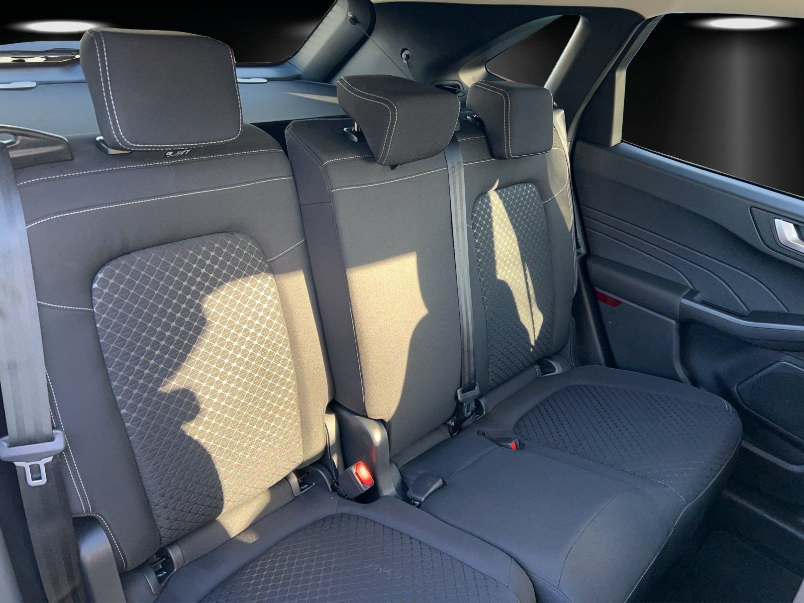 Fahrzeugabbildung Ford Ford Kuga 1,5 Ecoboost Titanium