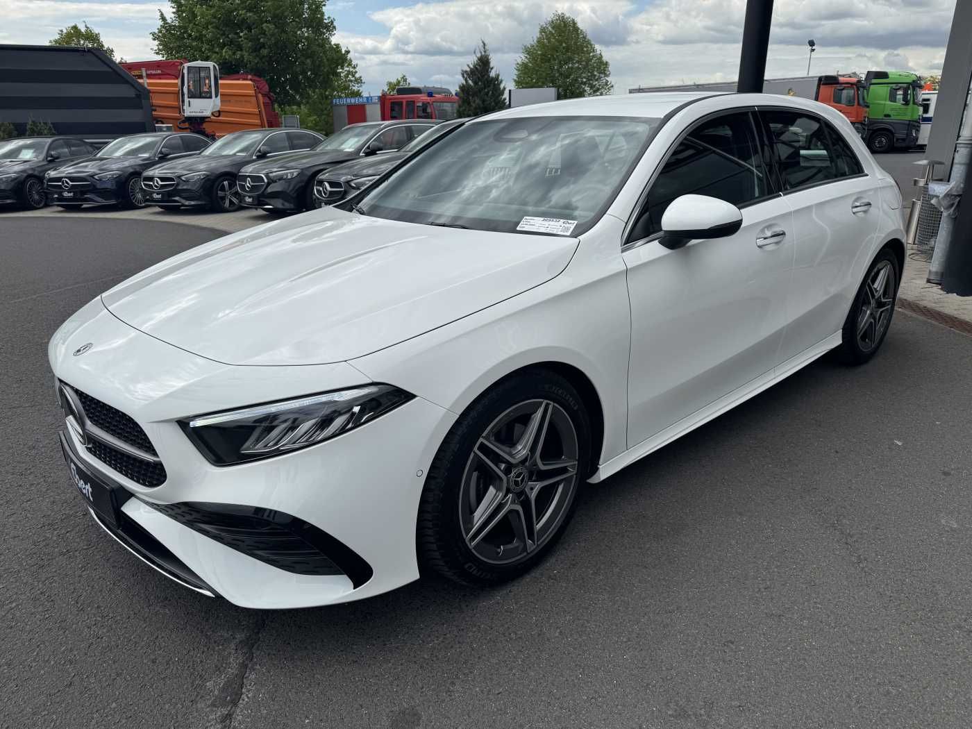 Fahrzeugabbildung Mercedes-Benz A 200d AMG+AHK+Ambiente+RFK+MBUX+LED+IHC