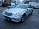 Mercedes-Benz E 240 T AVANTGARDE/+Gasumbau/Navi/AHKTop Zustand - gebrauchte Mercedes-Benz E 240 aus dem Jahr 2005