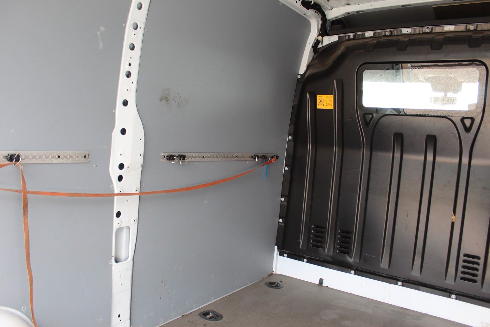 Fahrzeugabbildung Opel Movano B L2H2 3,3t AC/PDC/LED/TEMPOMAT