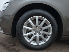 Fahrzeugabbildung Audi A4 Avant 1.8 TFSI Attraction 1.HAND XENON AHK
