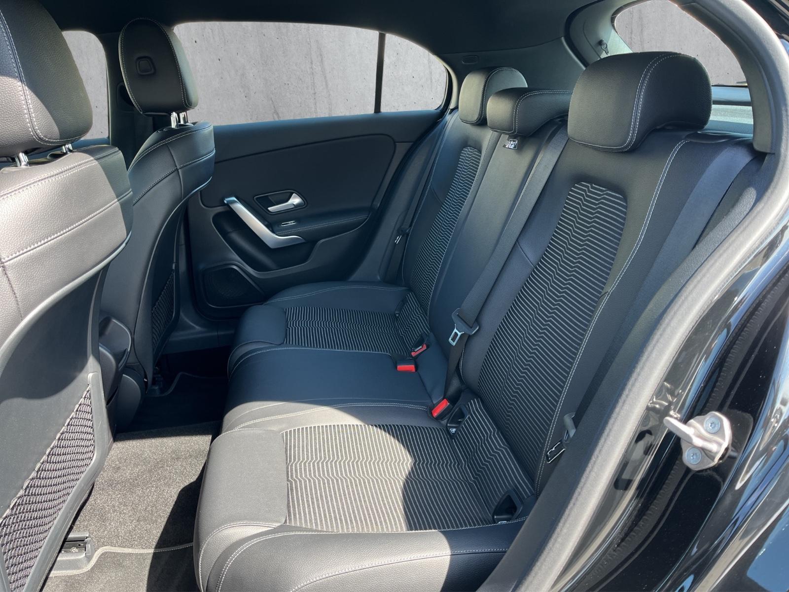 Mercedes-Benz A 250  Business PDC/LANE/APP/NAVI/KLIMAA