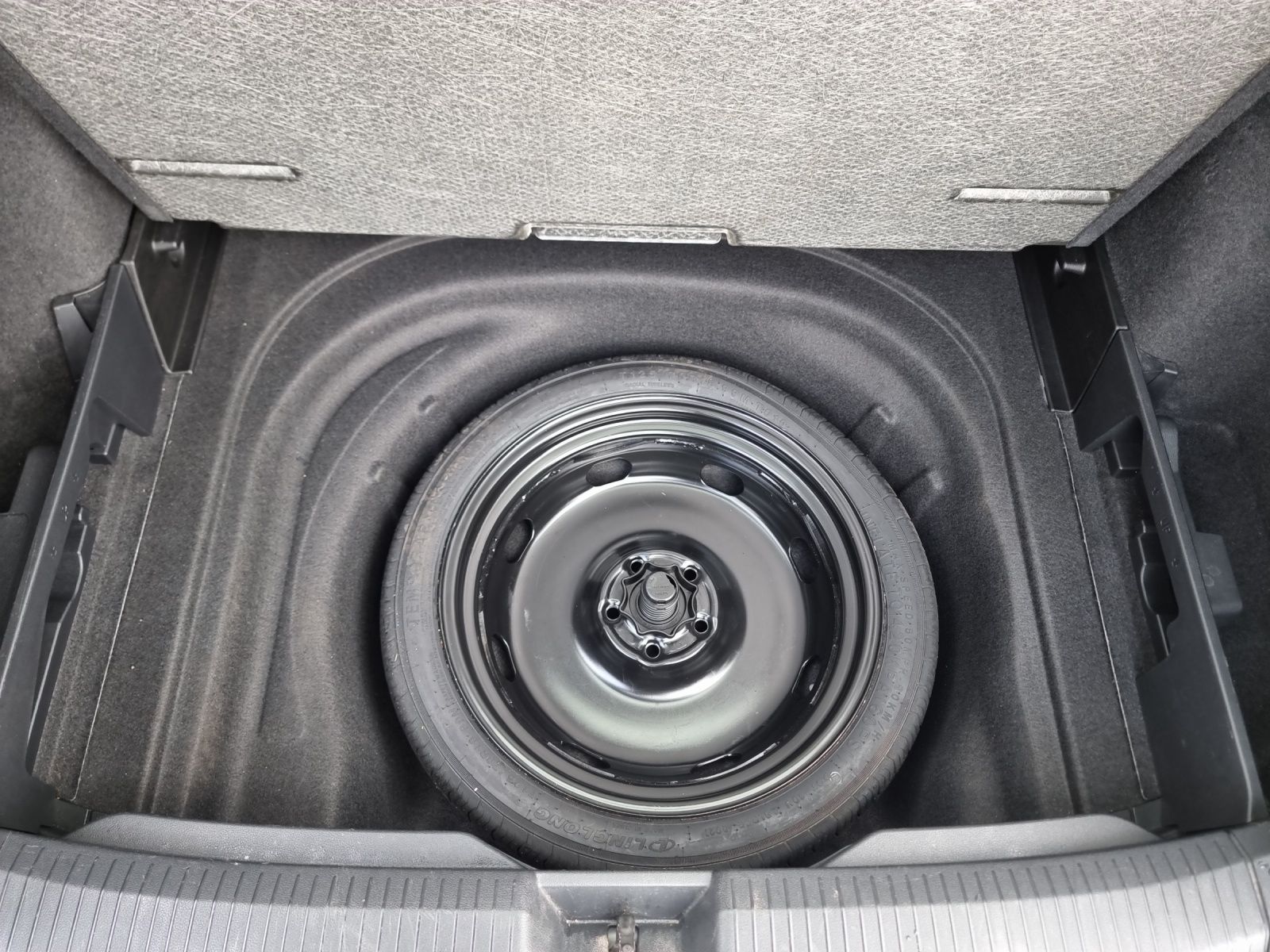 Fahrzeugabbildung Volkswagen Golf VIII Variant Business TDI DSG LED ACC SHZ P