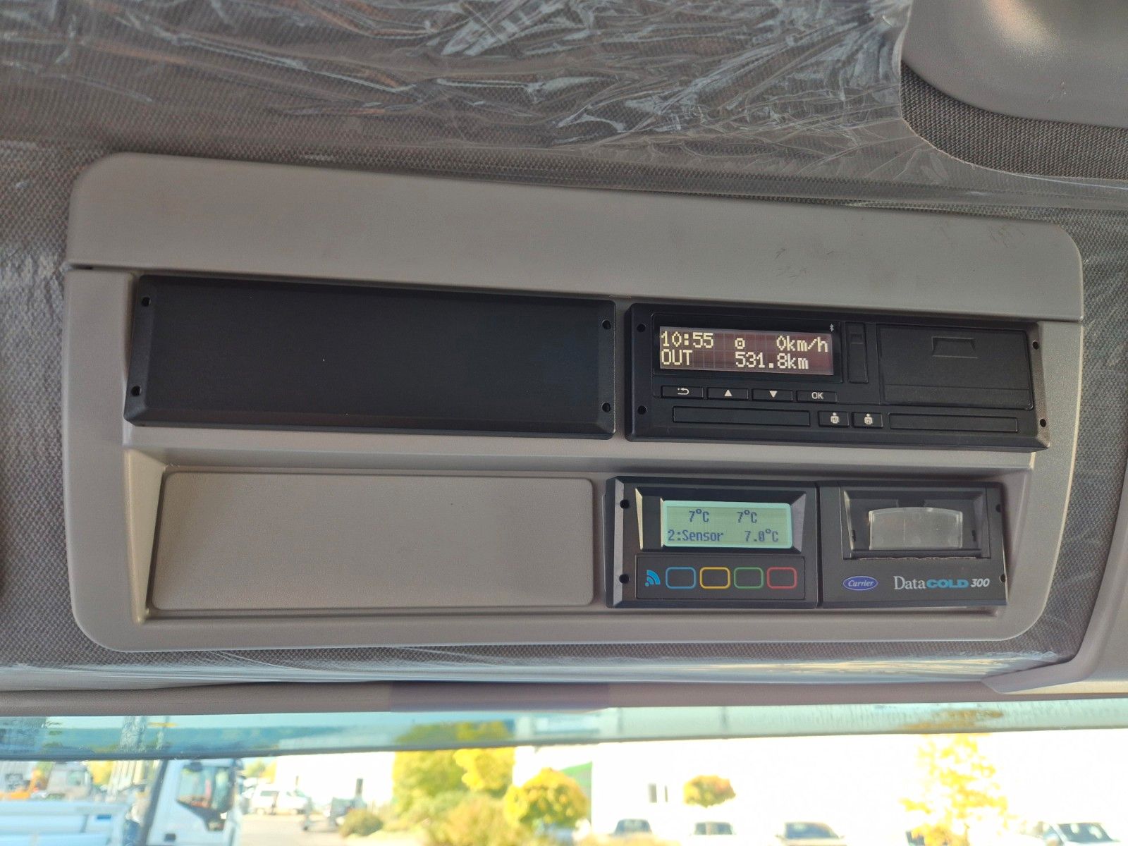 Fahrzeugabbildung Iveco Eurocargo ML160E28/P Carrier Supra 1250 LBW Tür