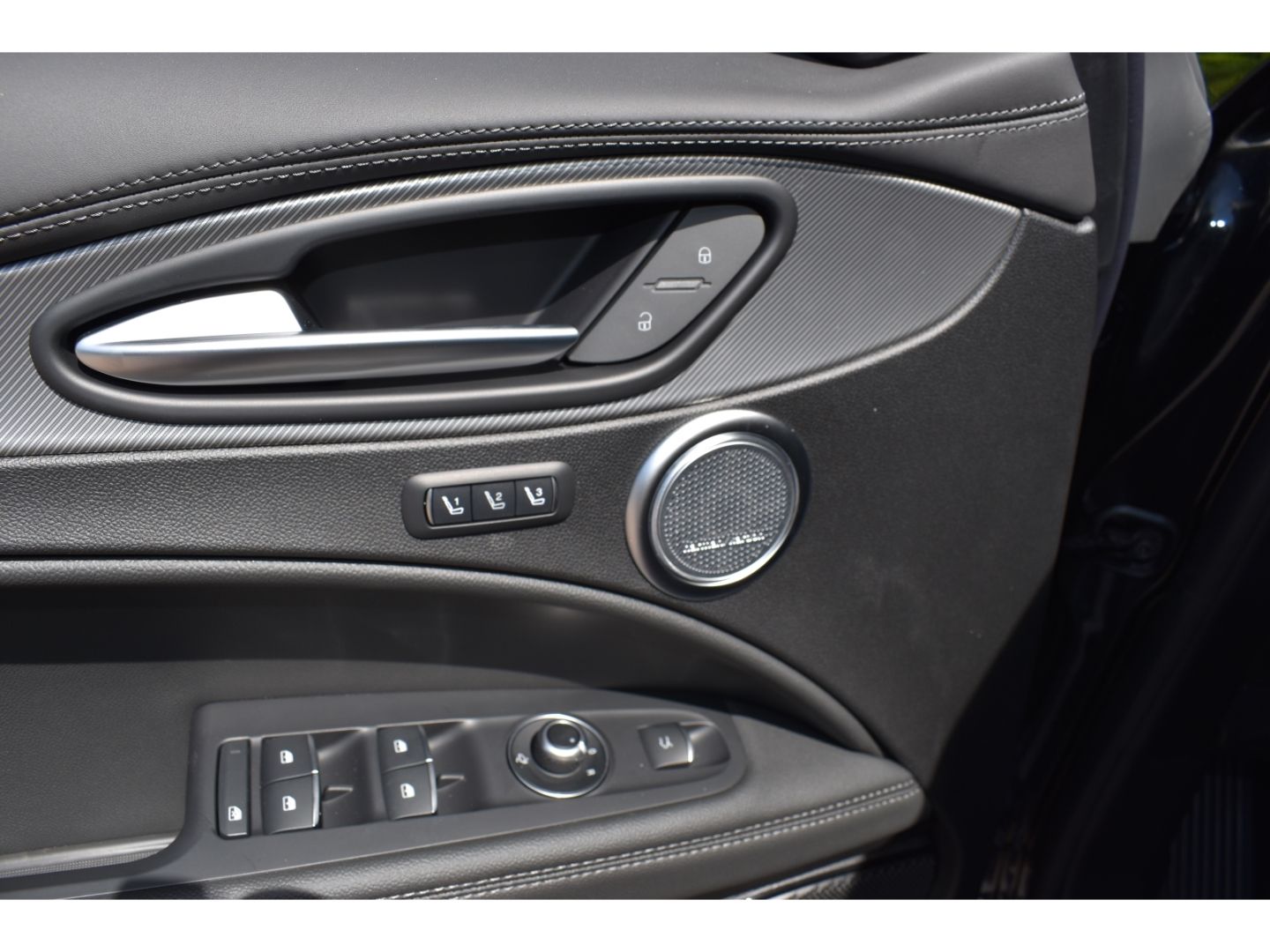 Fahrzeugabbildung Alfa Romeo Stelvio Veloce Q4 2.0 Turbo - Panoramadach -