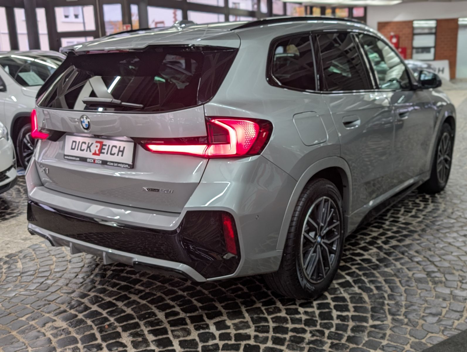 Fahrzeugabbildung BMW X1 23 i xDrive M Sport H&K PANO LEDER AHK Ad-LED