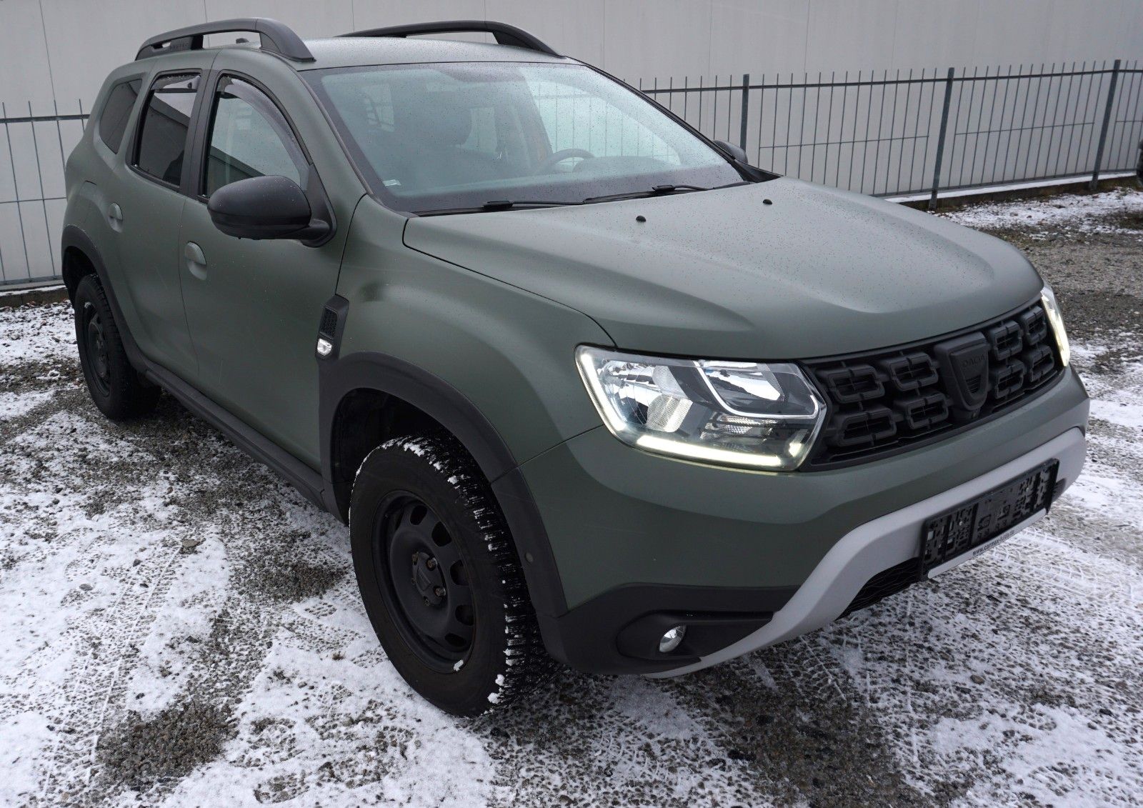 Fahrzeugabbildung Dacia Duster Adventure AHK,Scheckheft,Leder,LED,Navi