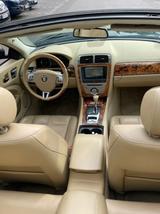 Jaguar XK 4.2L V8 Cabriolet - - blaue Jaguar XK