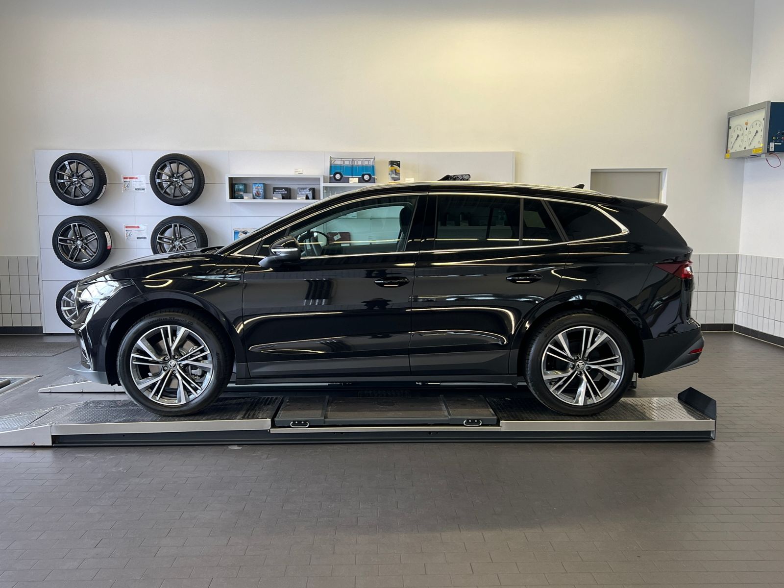 Fahrzeugabbildung SKODA Enyaq 85x *Leder,AHK,20"LM-Felge*
