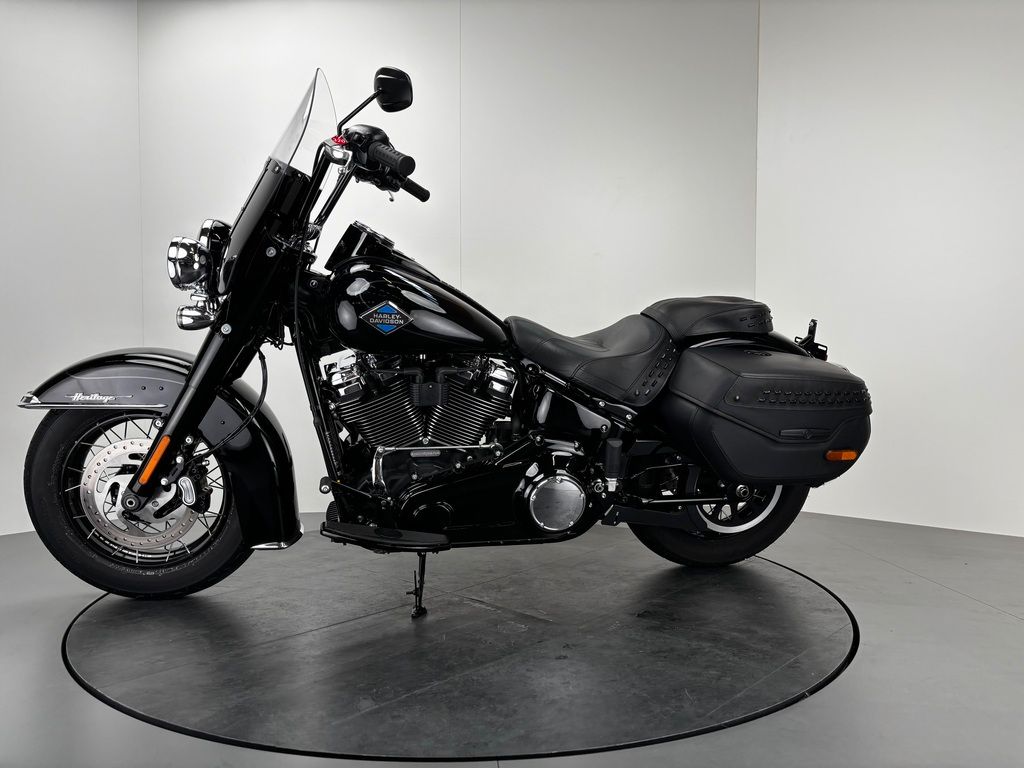 Fahrzeugabbildung Harley-Davidson SOFTAIL HERITAGE CLASSIC *KAUM KILOMETER