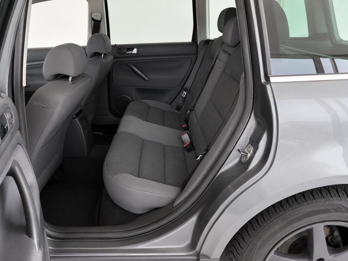 Volkswagen Passat 2005 — photo 9