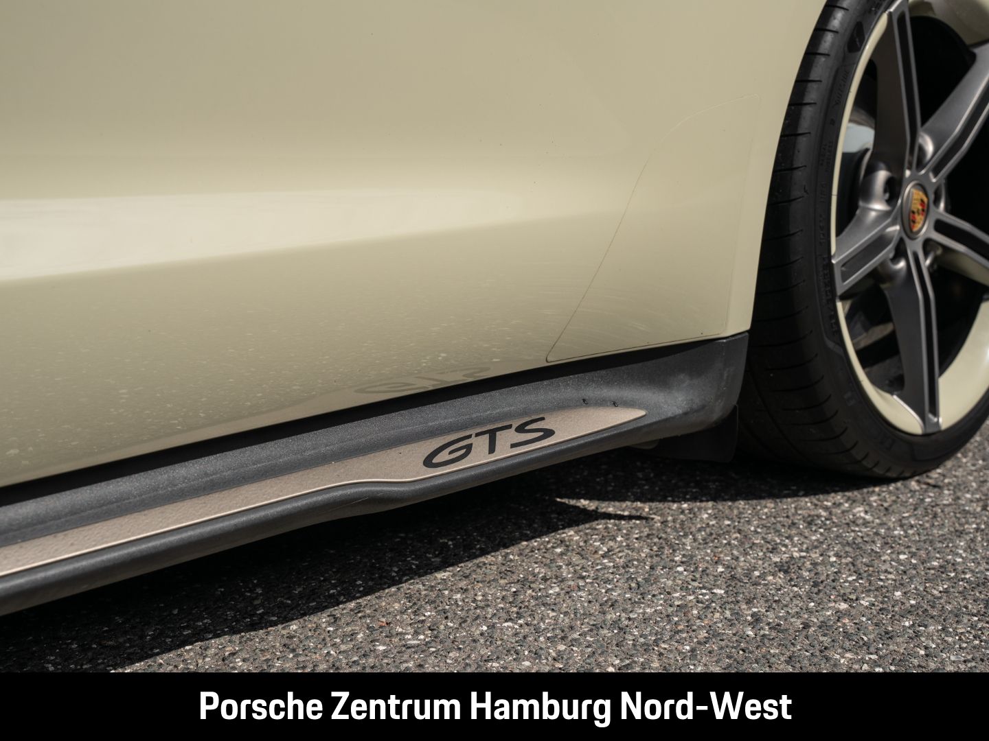 Porsche Taycan GTS InnoDrive Head-Up BOSE PSCB 21-Zoll foto 16