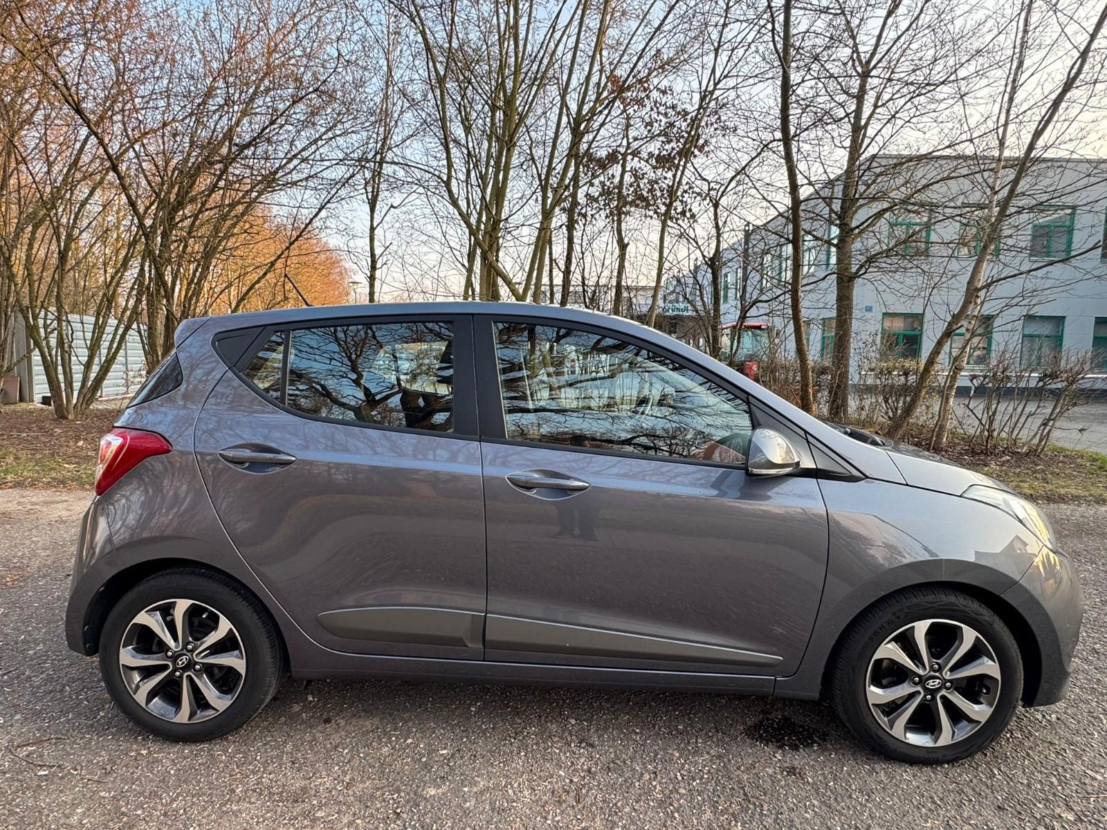 Hyundai i10 YES! PDC*TEMPO*SHZ*LHZ*ALU*KLIMA*