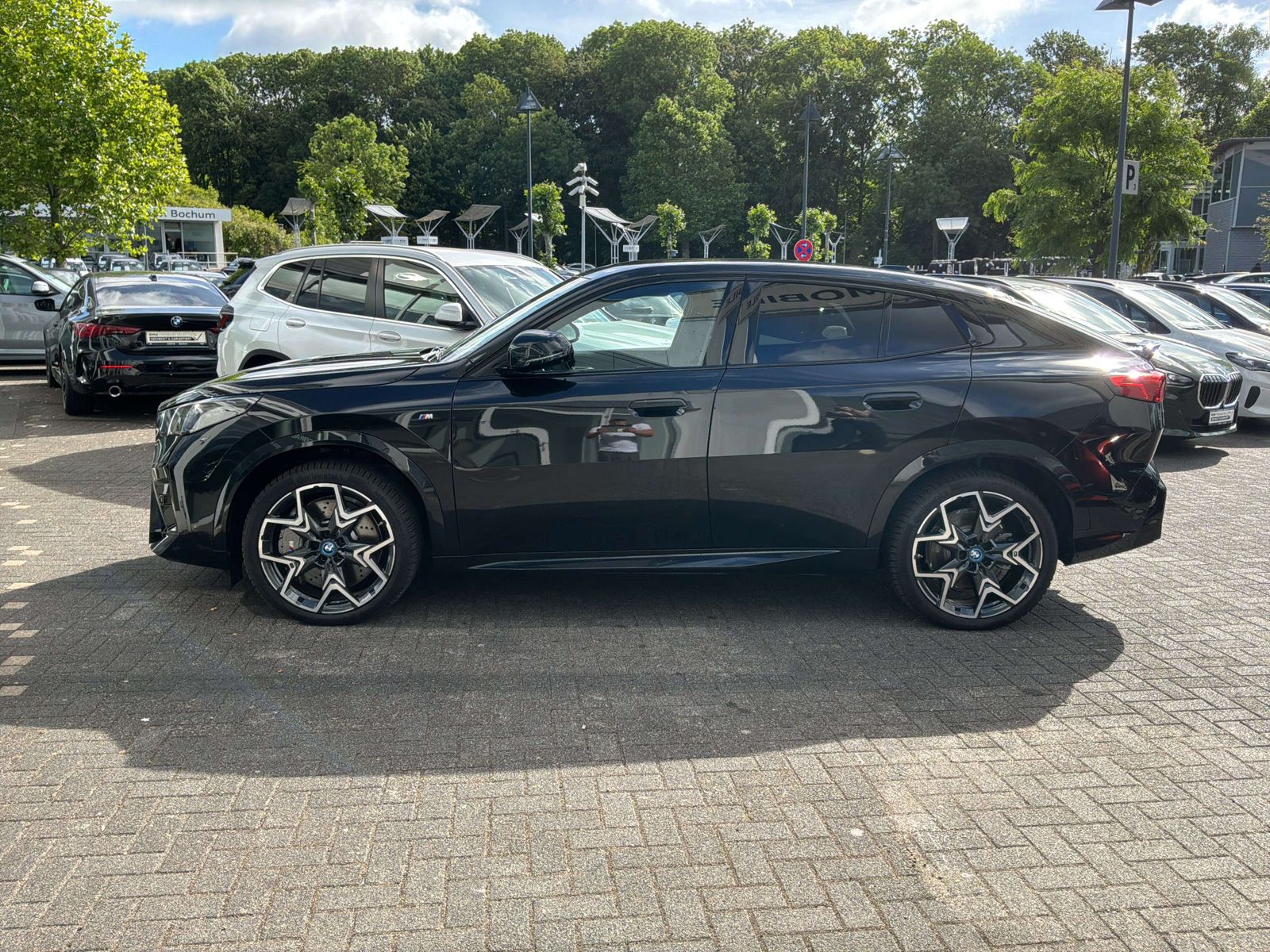 BMW iX2 - Bild 6