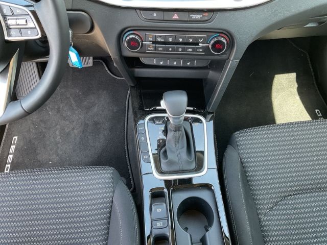 Fahrzeugabbildung Kia Ceed_sw VISION 1.5 T-GDI *KOMFORT-PLUS-PAKET*NAV