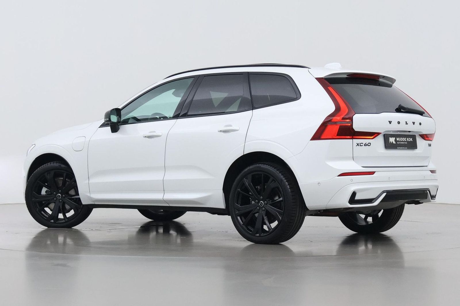 Volvo XC60 T6 Plus Black Edition | Harman/Kardon | pan imagem 2