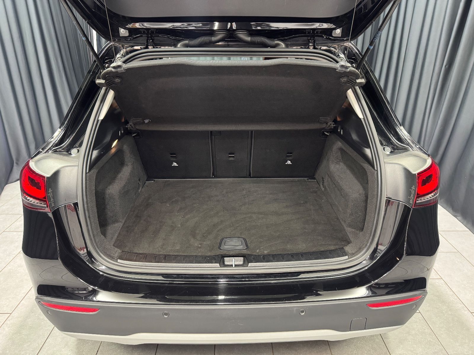 Fahrzeugabbildung Mercedes-Benz GLA 220d|AUTOMATIK|NAVI|LED-SCHEINWERFER|