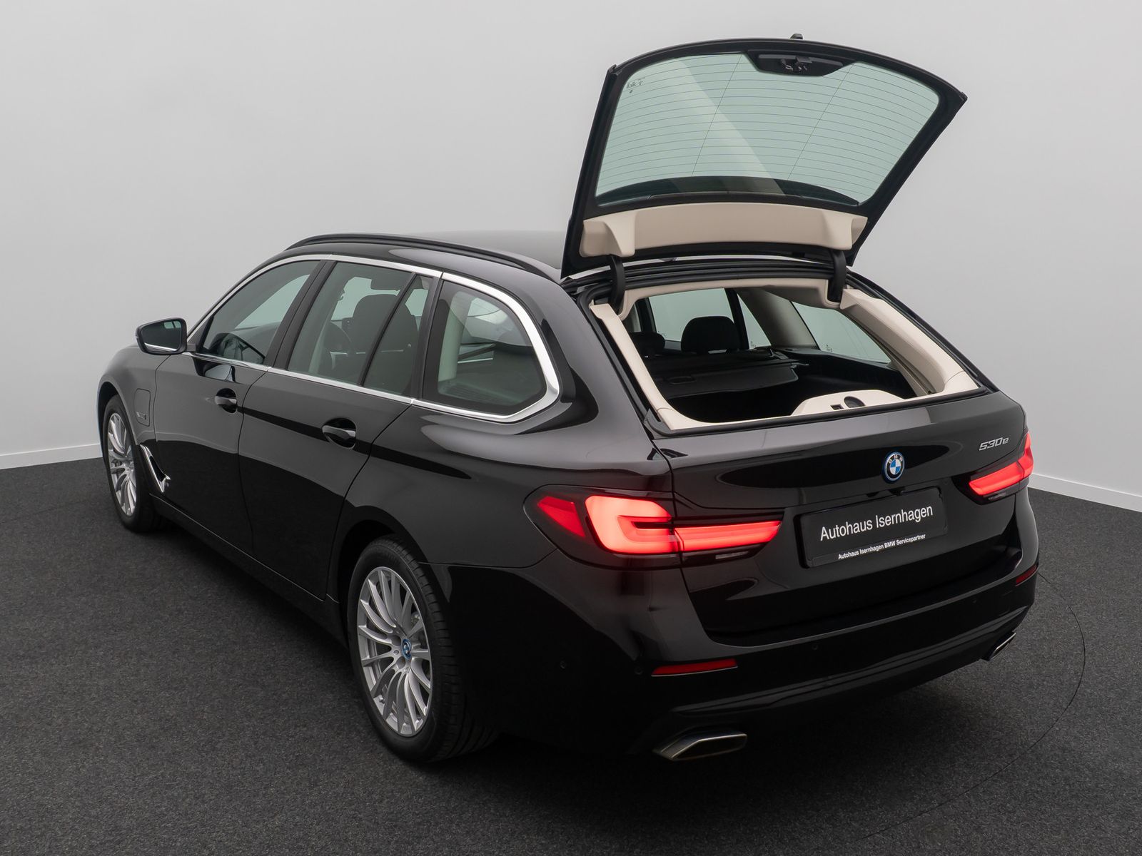 Fahrzeugabbildung BMW 530e MSportlenk Alarm DAB Kamera 4xKlima 18Zoll