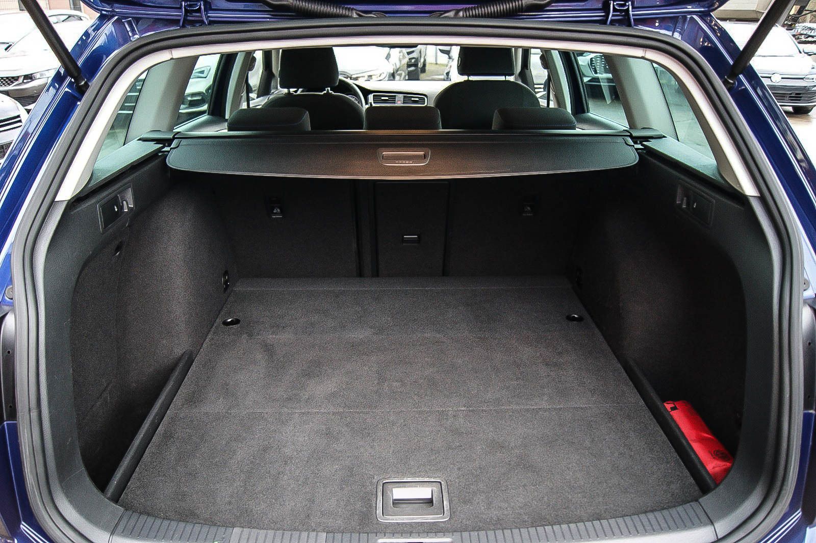 Fahrzeugabbildung Volkswagen Golf VII Variant 1.0 TSI Join NAVI PDC SZHG AHK