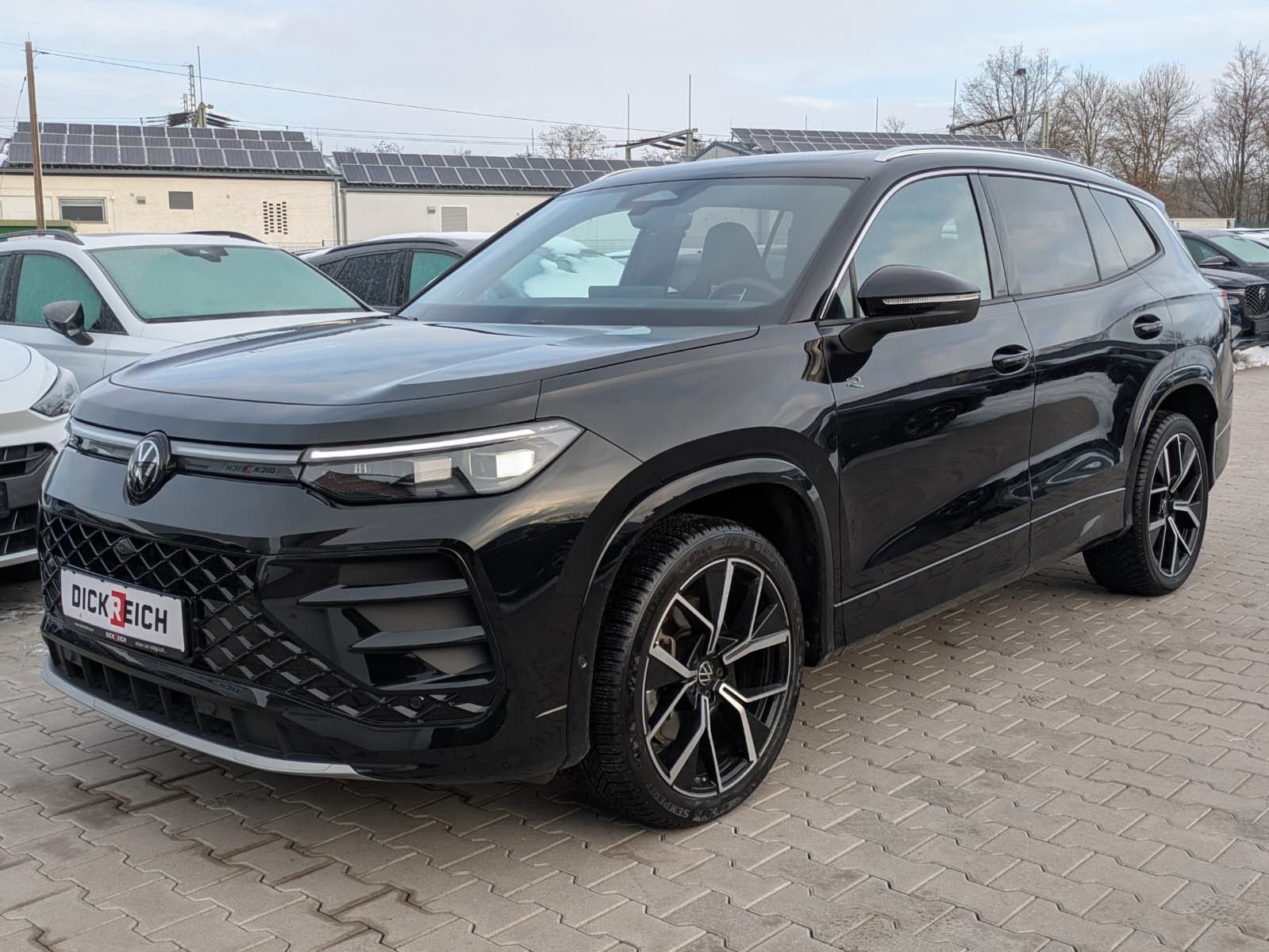 Fahrzeugabbildung Volkswagen Tayron 2.0 TDI 4M R-Line 7Si*MATRIX*AHK*PANO*HUD