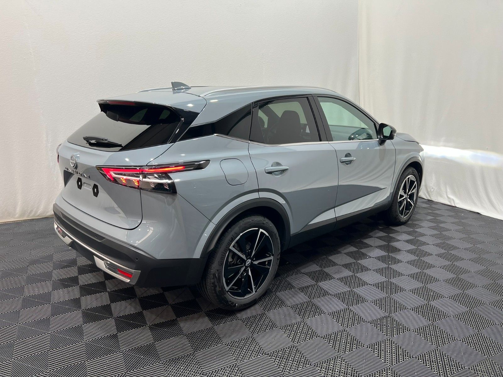 Fahrzeugabbildung Nissan Qashqai 1.3 DIG-T MHEV -X-tronic Tekna 4WD