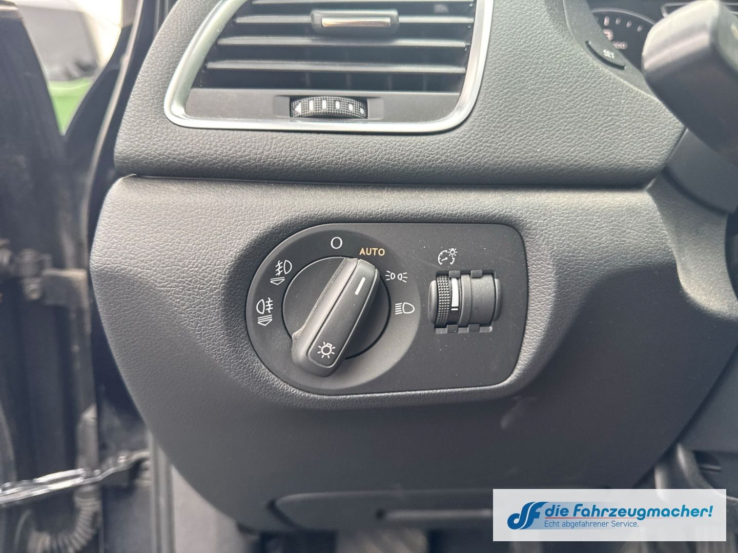 Fahrzeugabbildung Audi Q3 2.0 TDI El. Panodach Leder Soundsystem *EXPOR