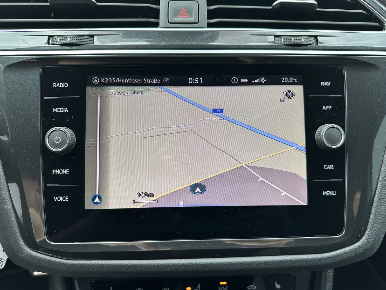 Fahrzeugabbildung Volkswagen Tiguan 2.0 TDI DSG R-Line Black NAV+LED+ACC