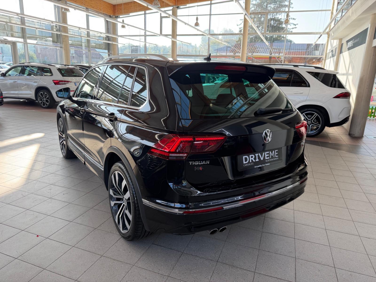 Volkswagen Tiguan 2.0TDI DSG 4M R-Line LED ACC PANO VIRTUA