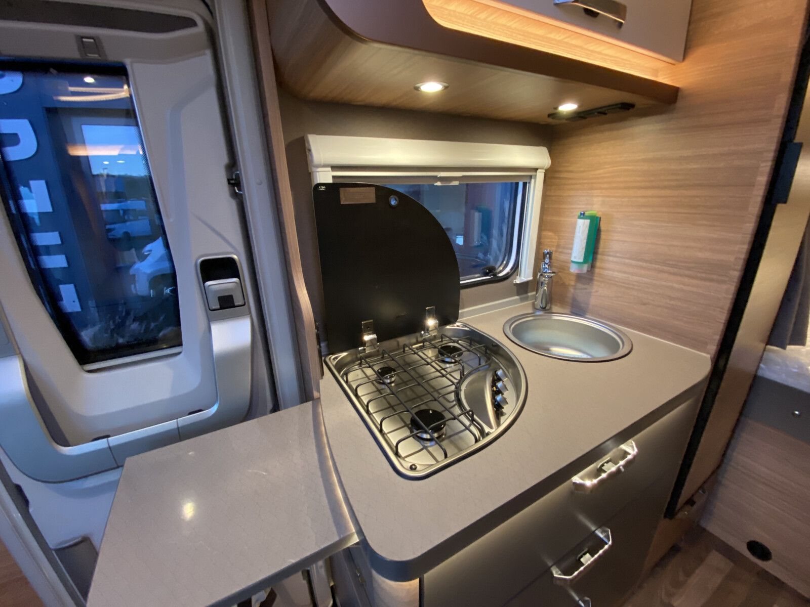 Fahrzeugabbildung Weinsberg CaraCompact EDITION PEPPER 600 MF Automatik