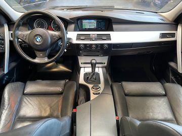 BMW 530 Touring 530d xDrive *HUD*NAVI*LEDER*PANO*SZH
