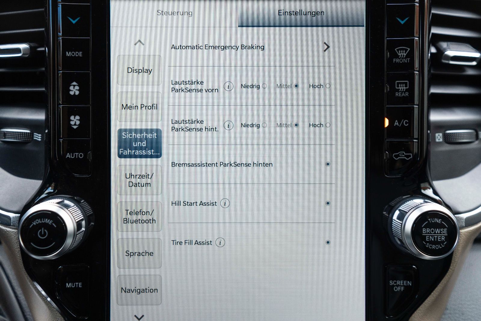 Fahrzeugabbildung Dodge RAM 3.0L LARAMIE ECODIESEL M+S LEDER SZH/SZK KAM