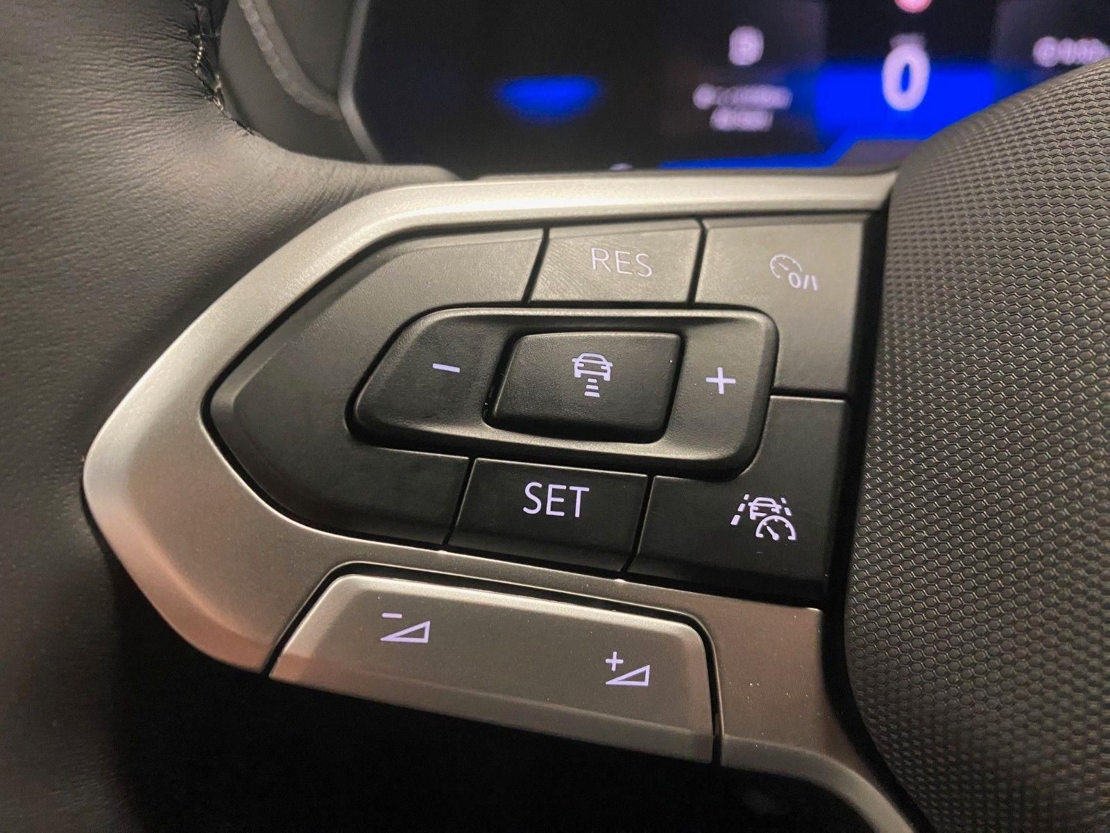 Fahrzeugabbildung Volkswagen T-Cross 1.0 TSI DSG ACC+AHK+SHZ+MATRIX LED+