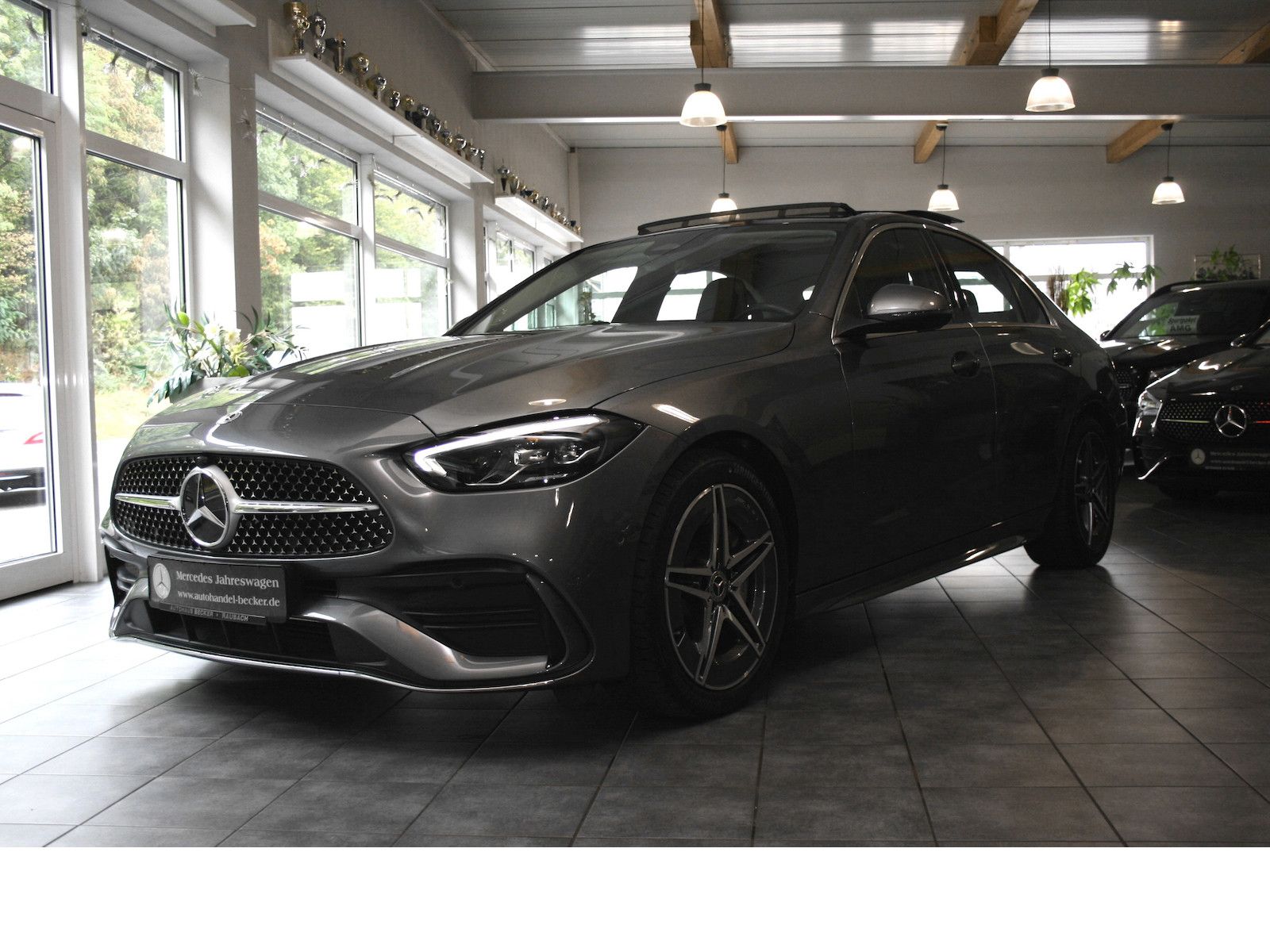 Fahrzeugabbildung Mercedes-Benz C 200 d AMG Plus *Panorama-Schiebedach *Memory